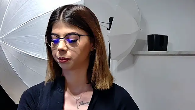 Snapshot of Sierra_Halle chatting on 02.19.25 Sierra Halle online show from 02.19.25