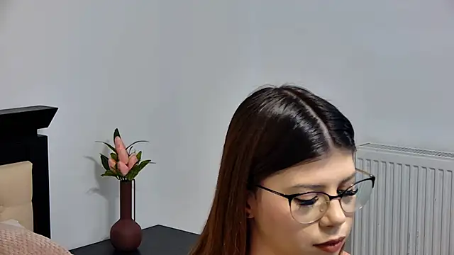 Snapshot of Sierra_Halle chatting on 03.16.25 Sierra Halle online show from 03.16.25