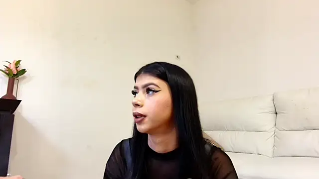 Snapshot of Sierra_Halle chatting on 10.14.25 Sierra Halle online show from 10.14.25