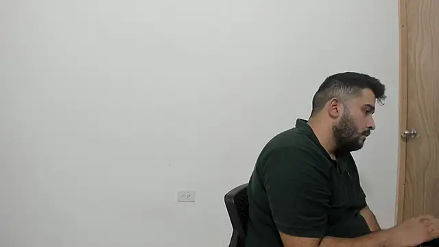 Snapshot of isearchcompany chatting on 09.14.25 isearchcompany online show from 09.14.25