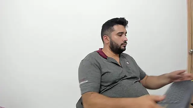 Snapshot of isearchcompany chatting on 09.18.25 isearchcompany online show from 09.18.25