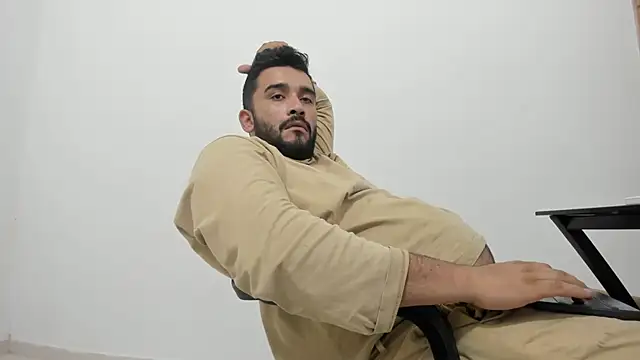 Snapshot of isearchcompany chatting on 09.24.25 isearchcompany online show from 09.24.25