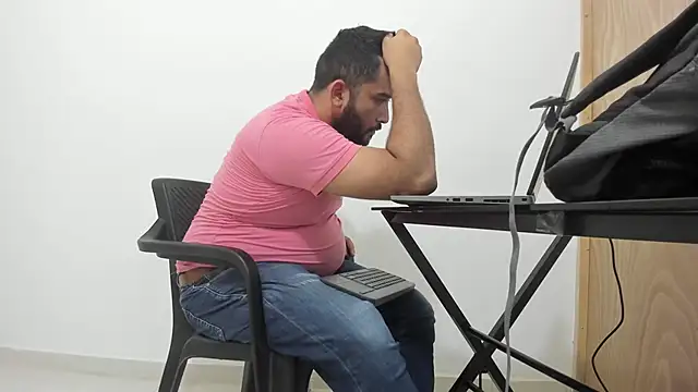 Snapshot of isearchcompany chatting on 09.26.25 isearchcompany online show from 09.26.25