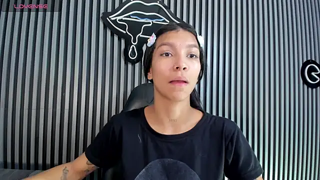 Snapshot of LauraAristizabal chatting on 02.26.25 LauraAristizabal online show from 02.26.25