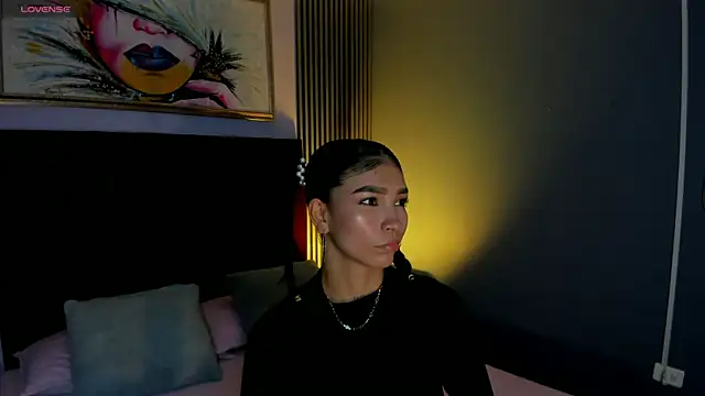 LauraAristizabal online show from 04.15.26