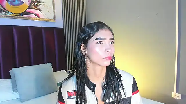 Snapshot of LauraAristizabal chatting on 06.20.26 LauraAristizabal online show from 06.20.26