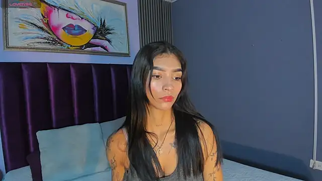 Snapshot of LauraAristizabal chatting on 06.25.26 LauraAristizabal online show from 06.25.26