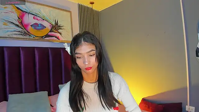 Snapshot of LauraAristizabal chatting on 06.26.26 LauraAristizabal online show from 06.26.26