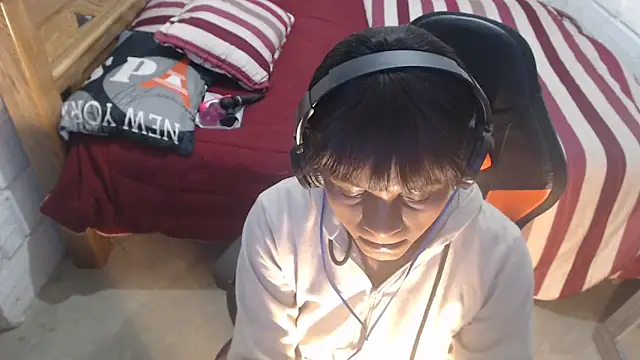 sexyjustin202 online show from 10.12.25