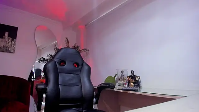 Meghan320 online show from 04.07.26