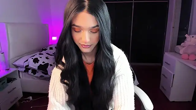 Snapshot of Ainhoads chatting on 06.18.26 Ainhoads online show from 06.18.26