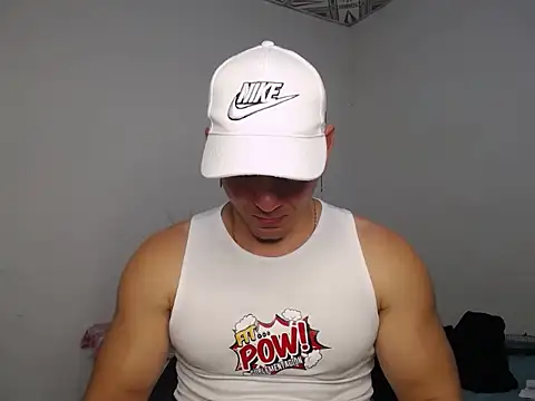 Snapshot of supermen_03 chatting on 12.18.25 supermen 03 online show from 12.18.25