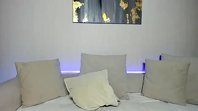 Mia Callme online show from 11.24.25