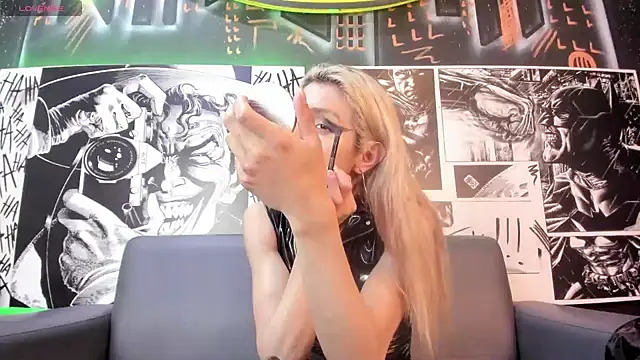 Victoria Badgal  online show from 01.28.25