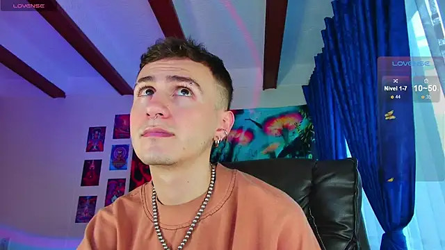 Snapshot of dimitri-bilak chatting on 12.04.24 dimitri-bilak online show from 12.04.24