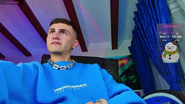 Snapshot of dimitri-bilak chatting on 12.06.24 dimitri-bilak online show from 12.06.24