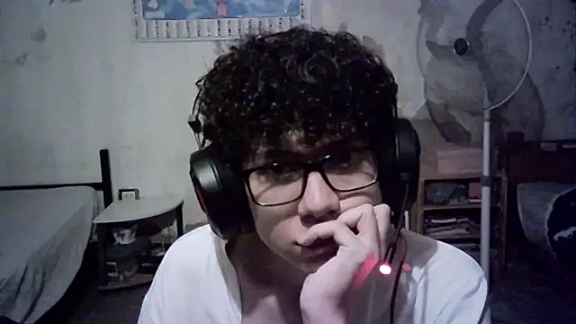 Snapshot of Emv2 chatting on 12.03.24 Emv2 online show from 12.03.24