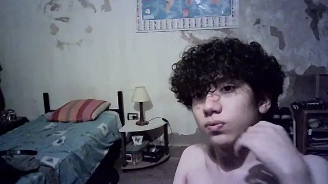 Snapshot of Emv2 chatting on 03.07.25 Emv2 online show from 03.07.25