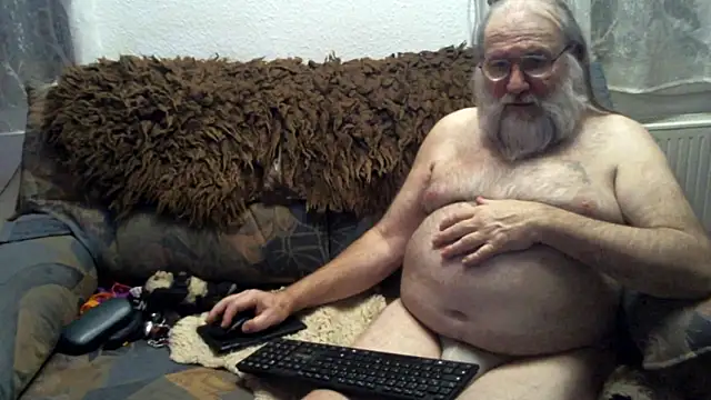Snapshot of SexySantaC chatting on 01.20.25 SexySantaC online show from 01.20.25