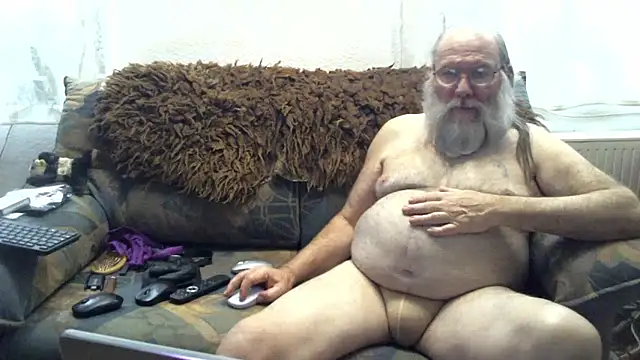 Snapshot of SexySantaC chatting on 03.16.25 SexySantaC online show from 03.16.25