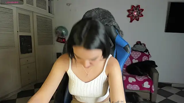 Miss Nicole online show from 12.25.24