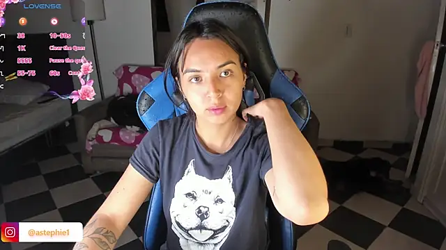 Miss Nicole online show from 03.06.25