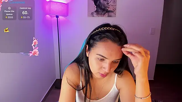 Miss Nicole online show from 04.25.26