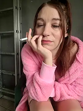 Snapshot of XLisaxx chatting on 10.11.25 XLisaxx online show from 10.11.25