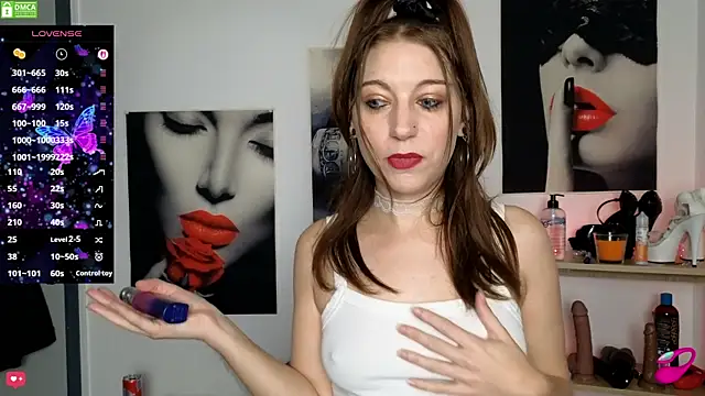 Snapshot of XLisaxx chatting on 11.16.25 XLisaxx online show from 11.16.25