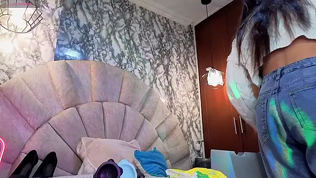 Snapshot of _emma_miller_ chatting on 02.19.26 emma miller online show from 02.19.26