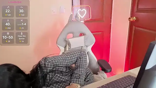  emma miller  online show from 04.07.26