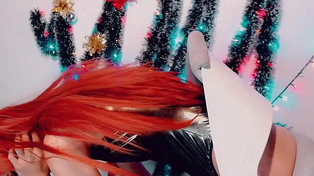 Snapshot of CharlotteBigCock chatting on 12.13.24 CharlotteBigCock online show from 12.13.24