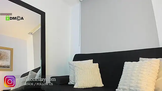 Snapshot of antonella_dom1 chatting on 04.15.26 antonella dom1 online show from 04.15.26