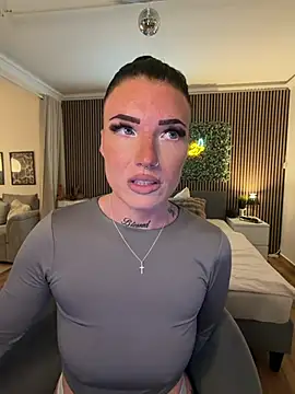 LizaRoxx online show from 04.20.26