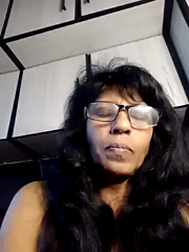 Snapshot of MsAttitude chatting on 07.15.26 MsAttitude online show from 07.15.26