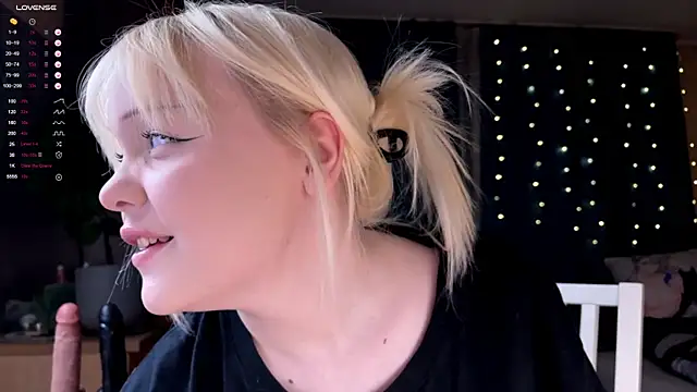 LisaLaas online show from 12.16.25