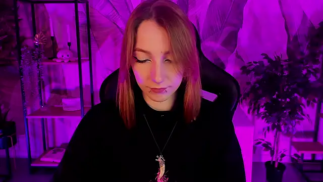 Snapshot of PrettyReckess chatting on 12.02.24 PrettyReckess online show from 12.02.24