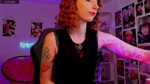 Snapshot of PrettyReckess chatting on 01.06.25 PrettyReckess online show from 01.06.25