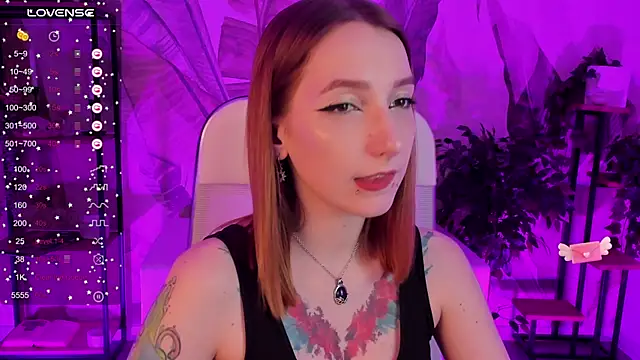 Snapshot of PrettyReckess chatting on 02.18.25 PrettyReckess online show from 02.18.25