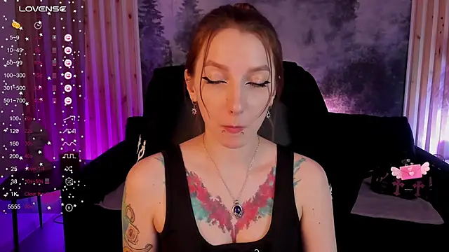 Snapshot of PrettyReckess chatting on 02.20.25 PrettyReckess online show from 02.20.25