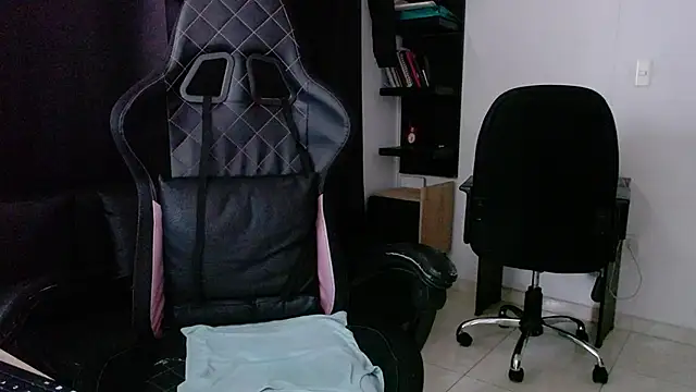 Snapshot of Karen_sex92 chatting on 02.11.25 Karen sex92 online show from 02.11.25