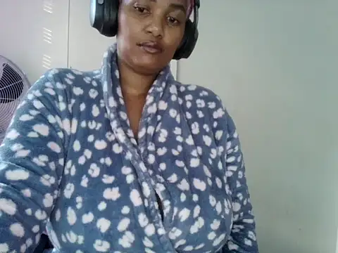Snapshot of Charlie-Crawford chatting on 06.08.26 Charlie-Crawford online show from 06.08.26