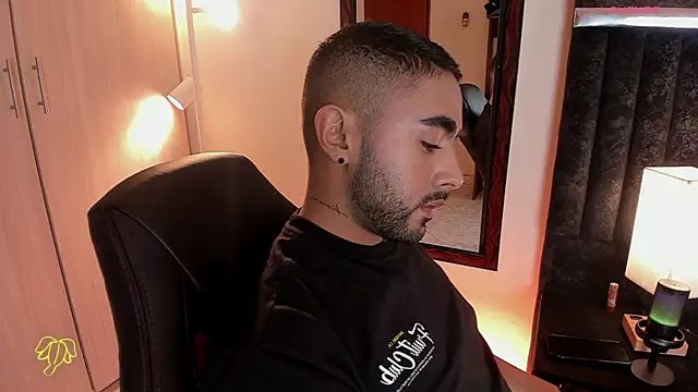 ItsMeEros online show from 11.03.25