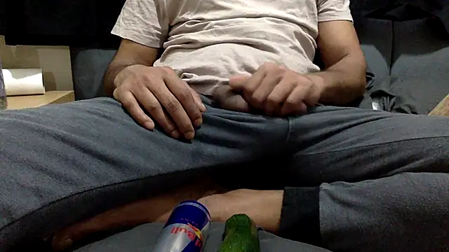 Snapshot of CoolBiDude chatting on 05.02.26 CoolBiDude online show from 05.02.26
