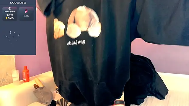 Littlepinkcat online show from 02.01.25