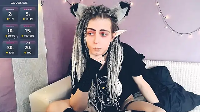 Littlepinkcat online show from 03.04.25