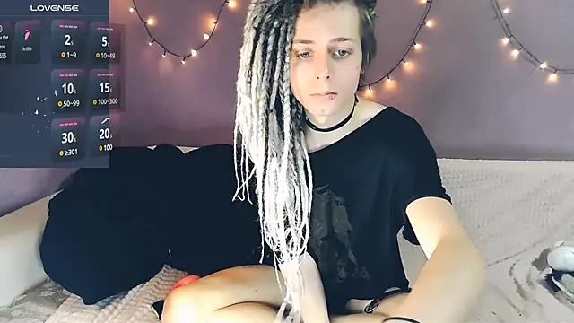 Littlepinkcat online show from 03.08.25