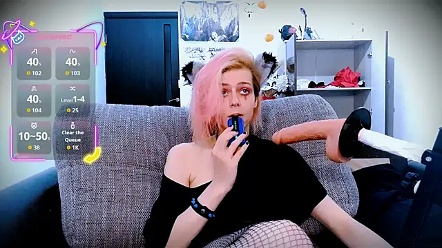 Littlepinkcat online show from 10.06.25