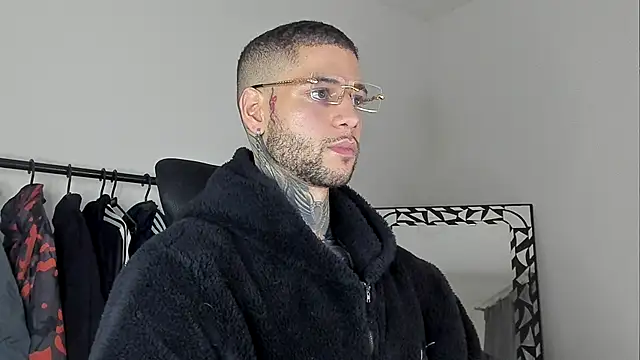  jamesleandros1 online show from 11.09.25