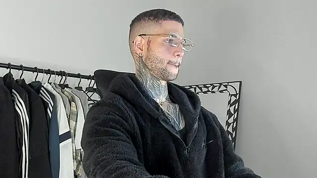  jamesleandros1 online show from 11.25.25